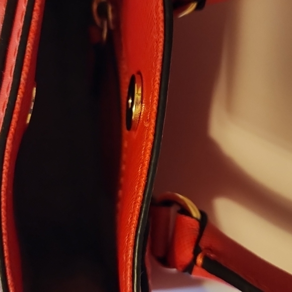 Michael Kors Mini Hamilton Crossbody Bag - Picture 4 of 6